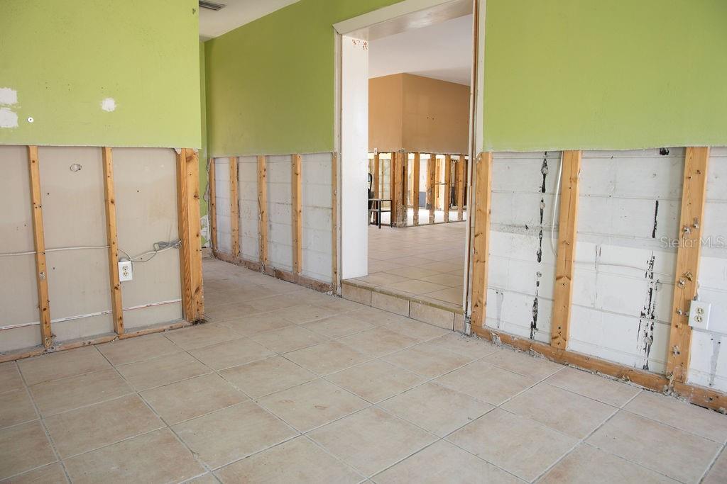 10126 E 4TH ST E, TREASURE ISLAND, FL, 33706