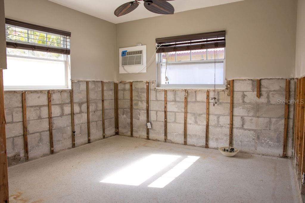 10126 E 4TH ST E, TREASURE ISLAND, FL, 33706