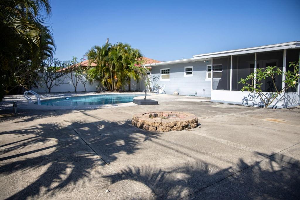10126 E 4TH ST E, TREASURE ISLAND, FL, 33706