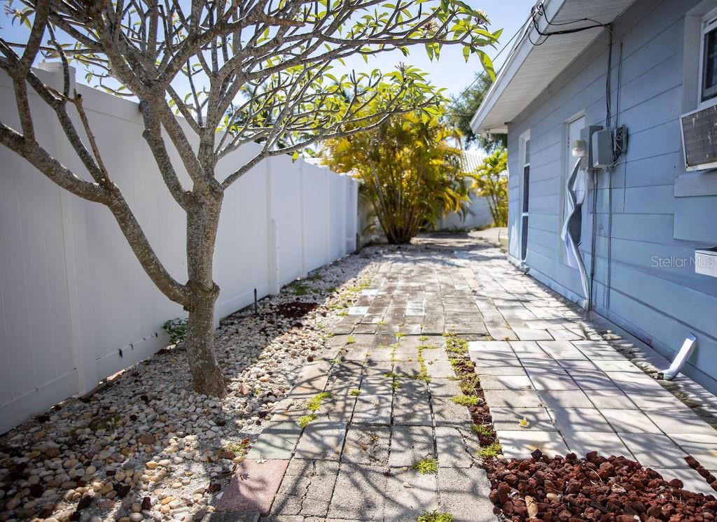10126 E 4TH ST E, TREASURE ISLAND, FL, 33706