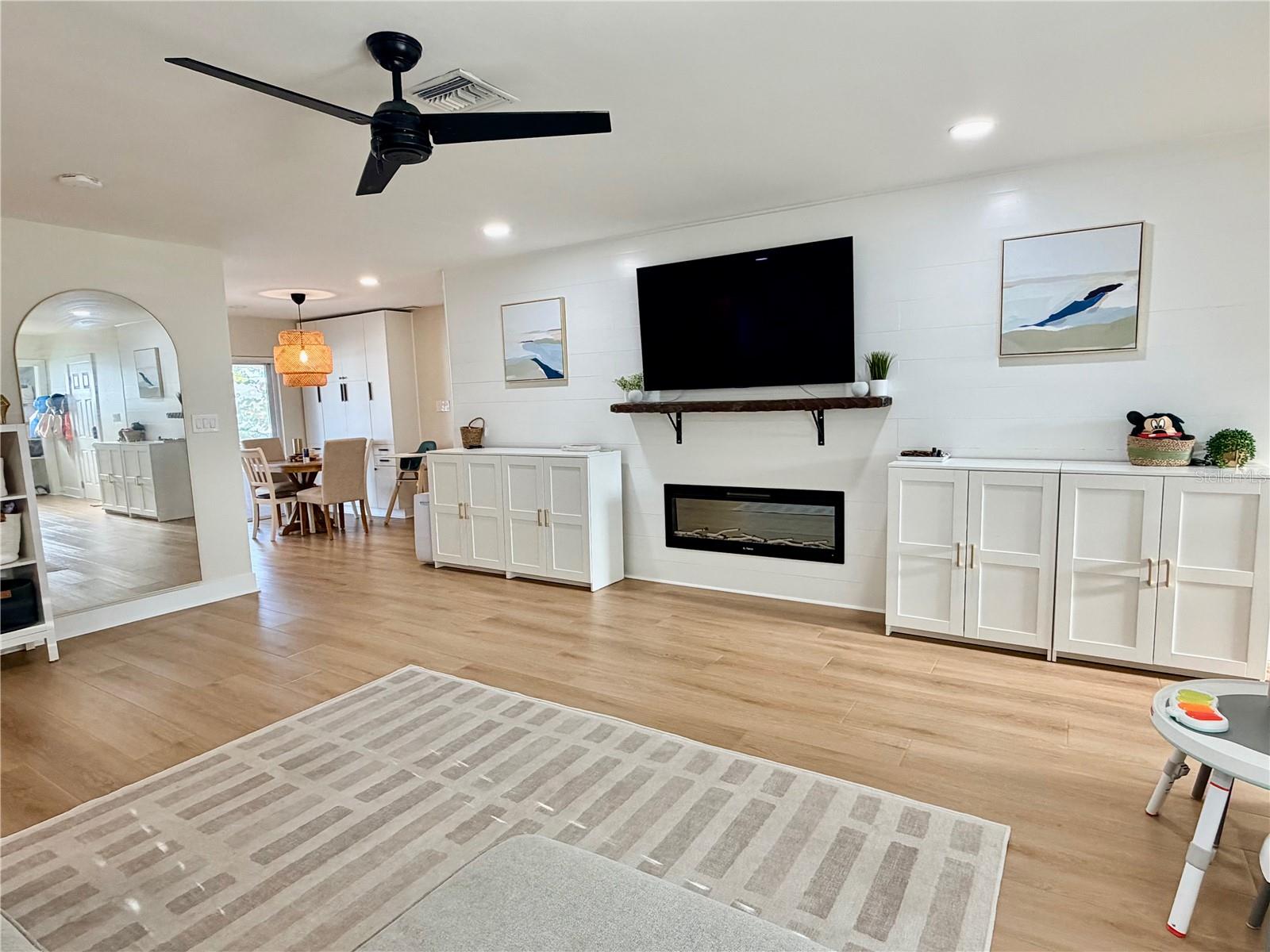 6073 TANGLEWOOD DR NE, ST PETERSBURG, FL, 33703