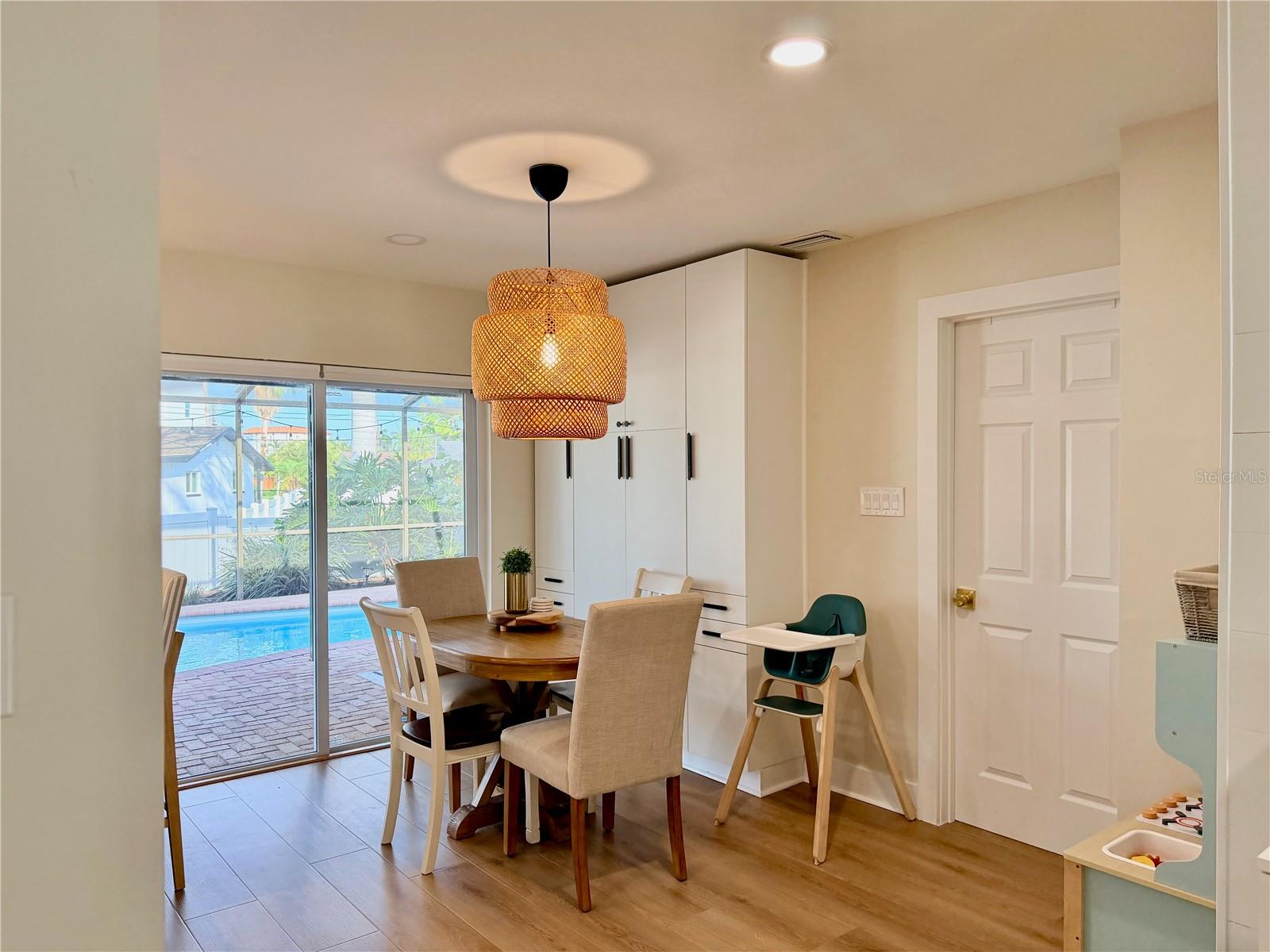 6073 TANGLEWOOD DR NE, ST PETERSBURG, FL, 33703