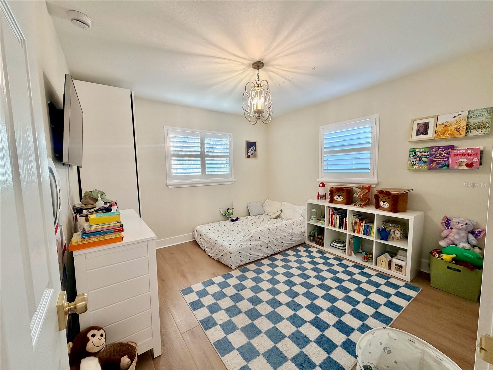 6073 TANGLEWOOD DR NE, ST PETERSBURG, FL, 33703