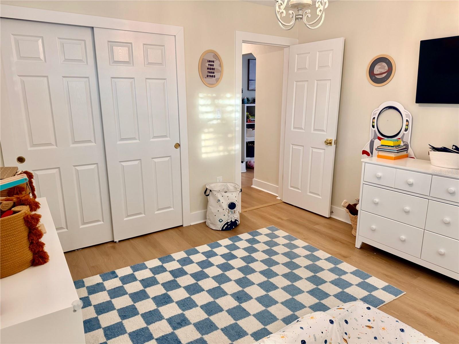 6073 TANGLEWOOD DR NE, ST PETERSBURG, FL, 33703