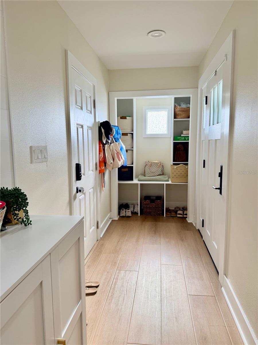 6073 TANGLEWOOD DR NE, ST PETERSBURG, FL, 33703