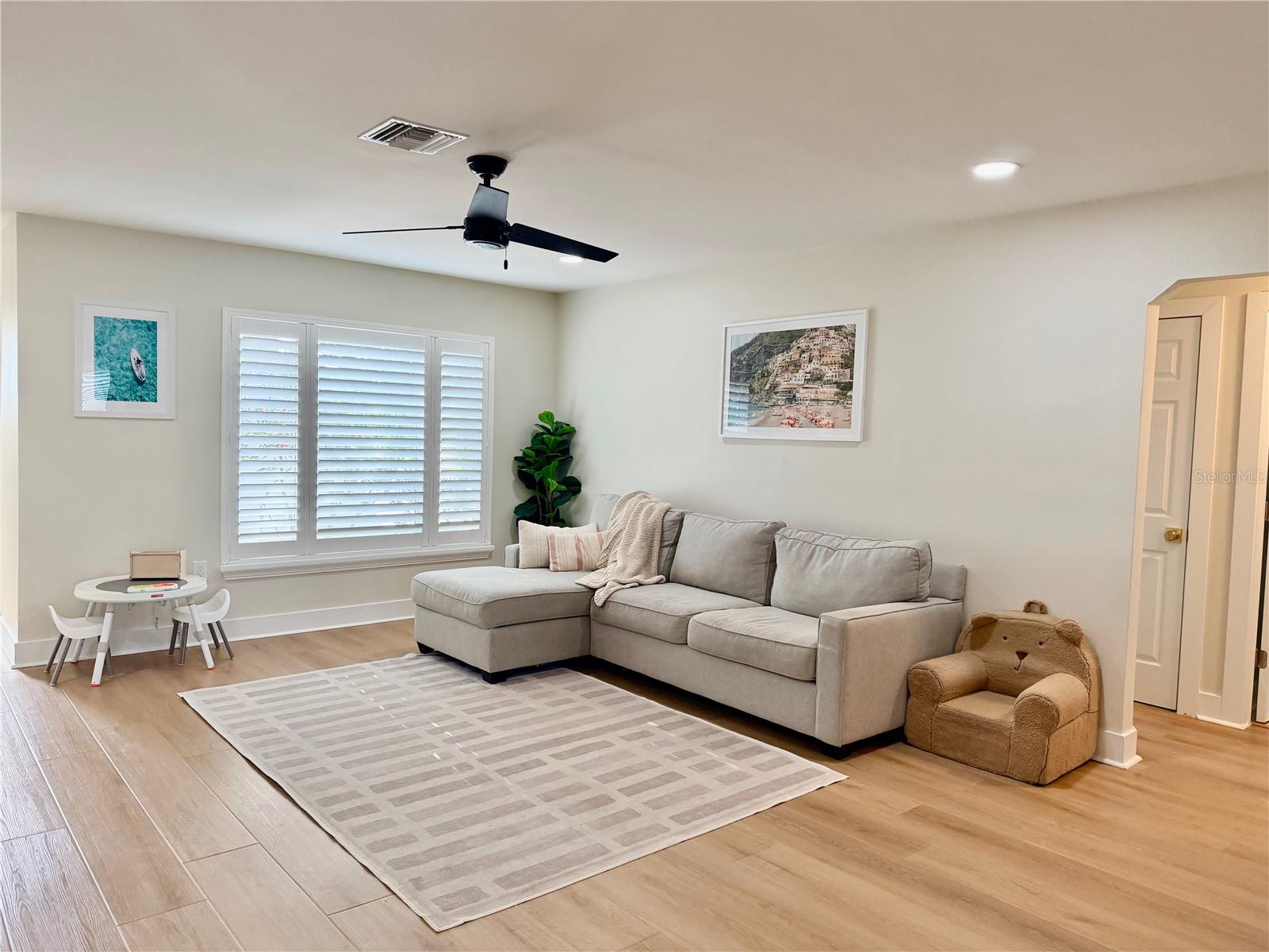 6073 TANGLEWOOD DR NE, ST PETERSBURG, FL, 33703
