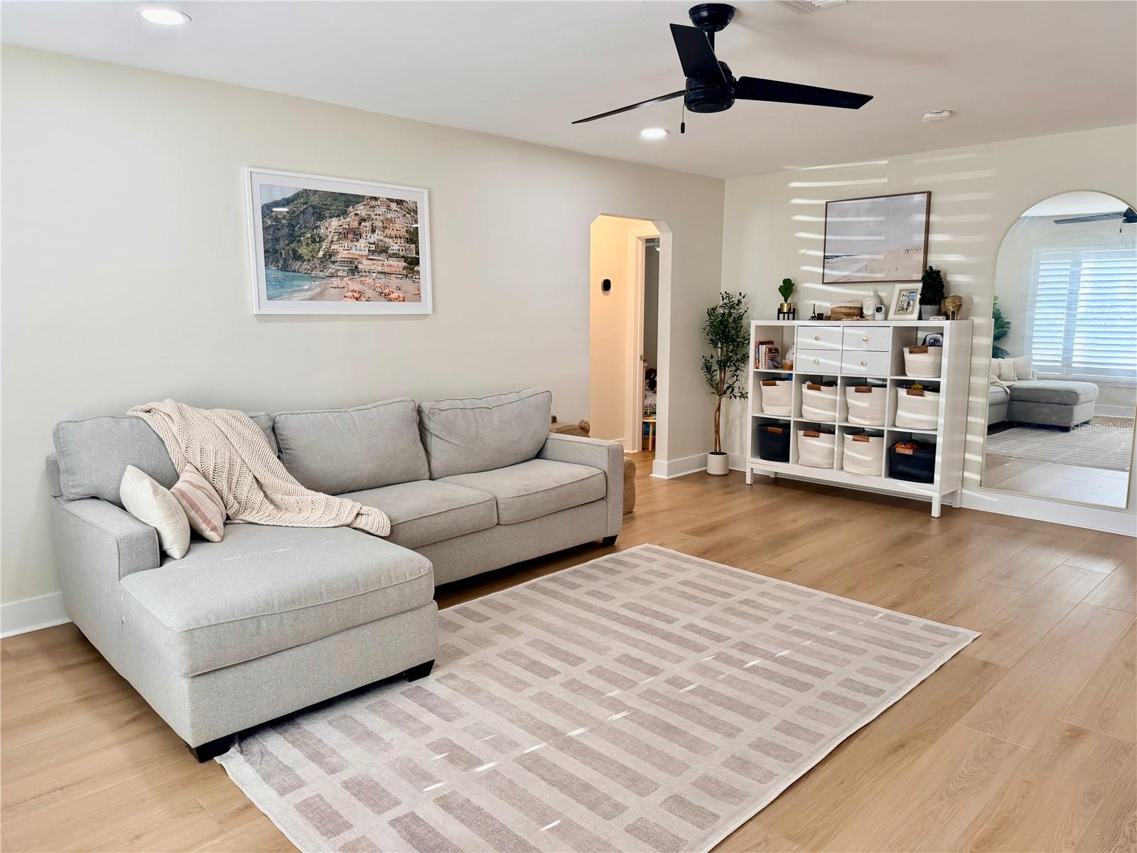 6073 TANGLEWOOD DR NE, ST PETERSBURG, FL, 33703