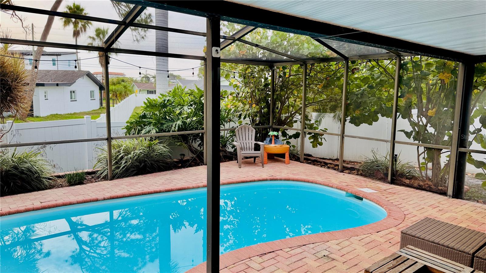 6073 TANGLEWOOD DR NE, ST PETERSBURG, FL, 33703