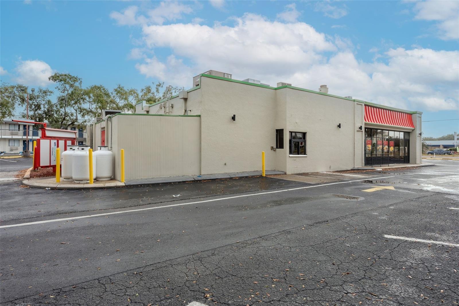 6620 E DR MARTIN LUTHER KING JR BLVD, TAMPA, FL, 33619