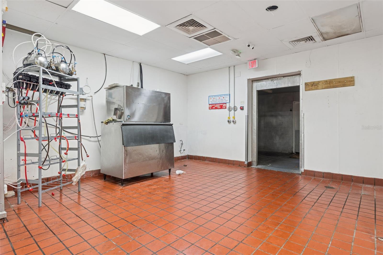 6620 E DR MARTIN LUTHER KING JR BLVD, TAMPA, FL, 33619