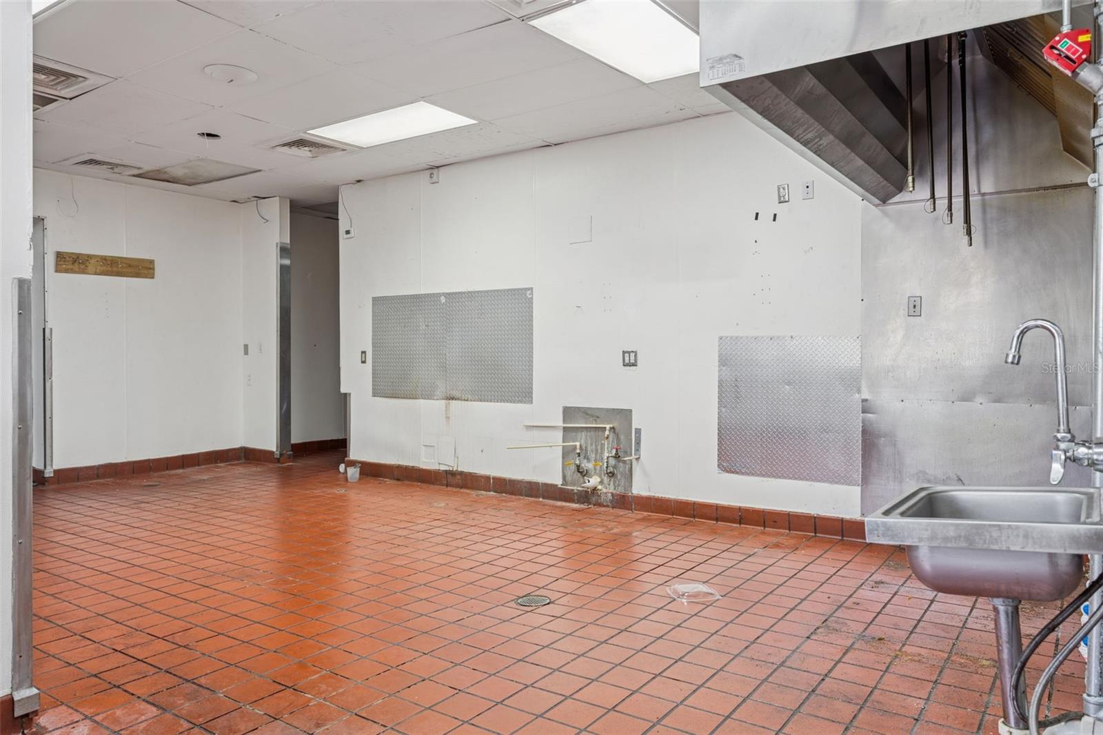 6620 E DR MARTIN LUTHER KING JR BLVD, TAMPA, FL, 33619
