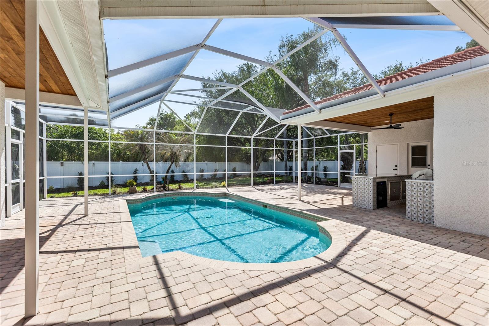 1534 E LAKE WOODLANDS PKWY, OLDSMAR, FL, 34677
