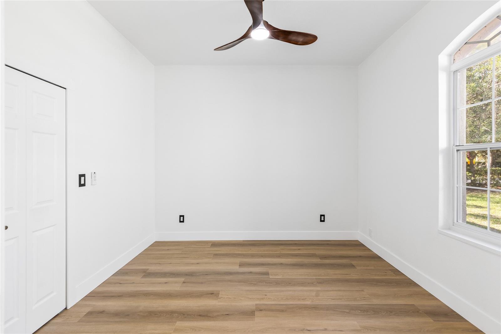 1534 E LAKE WOODLANDS PKWY, OLDSMAR, FL, 34677