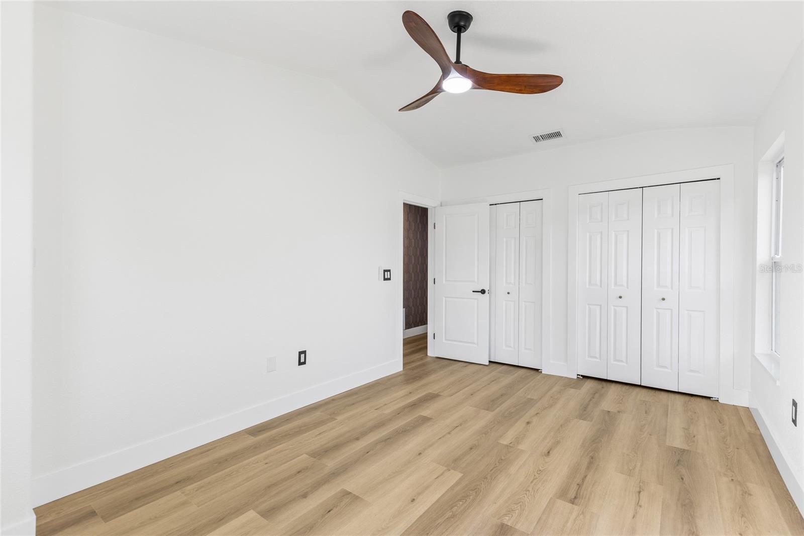 1534 E LAKE WOODLANDS PKWY, OLDSMAR, FL, 34677