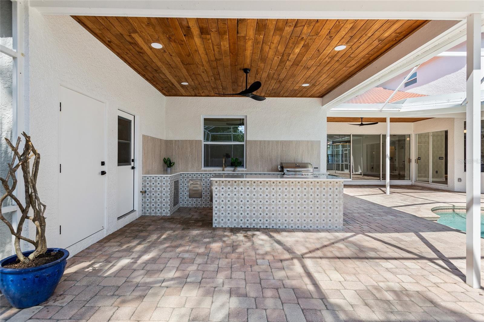 1534 E LAKE WOODLANDS PKWY, OLDSMAR, FL, 34677