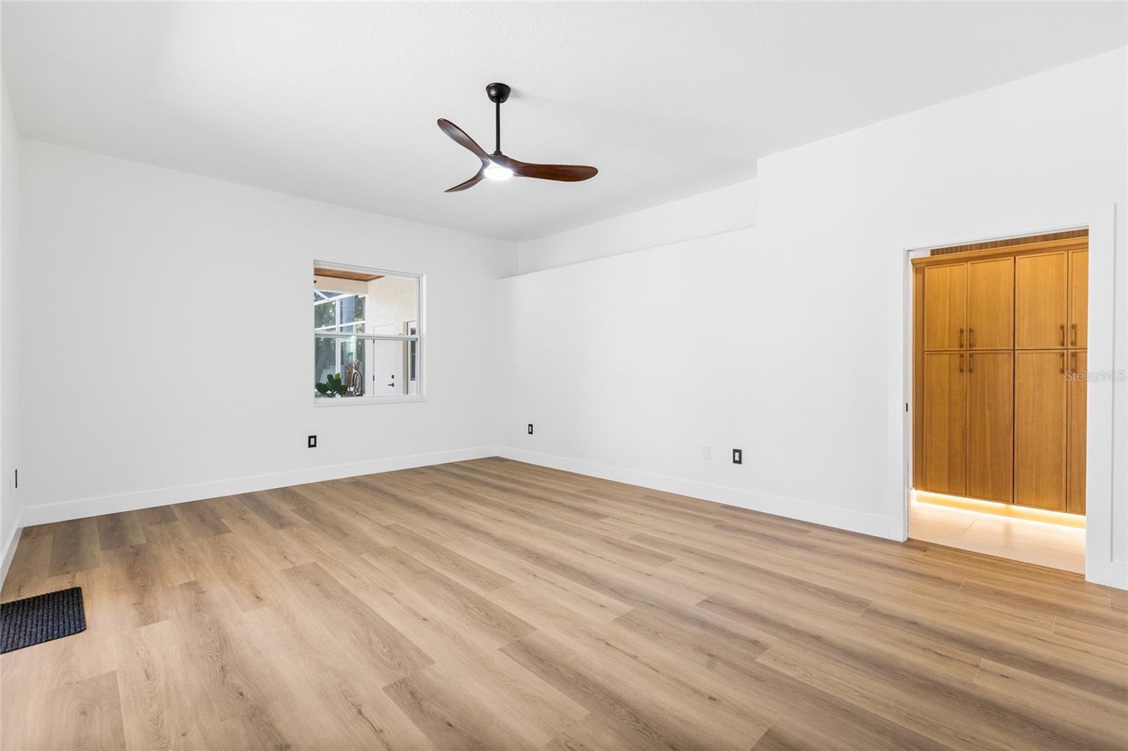 1534 E LAKE WOODLANDS PKWY, OLDSMAR, FL, 34677