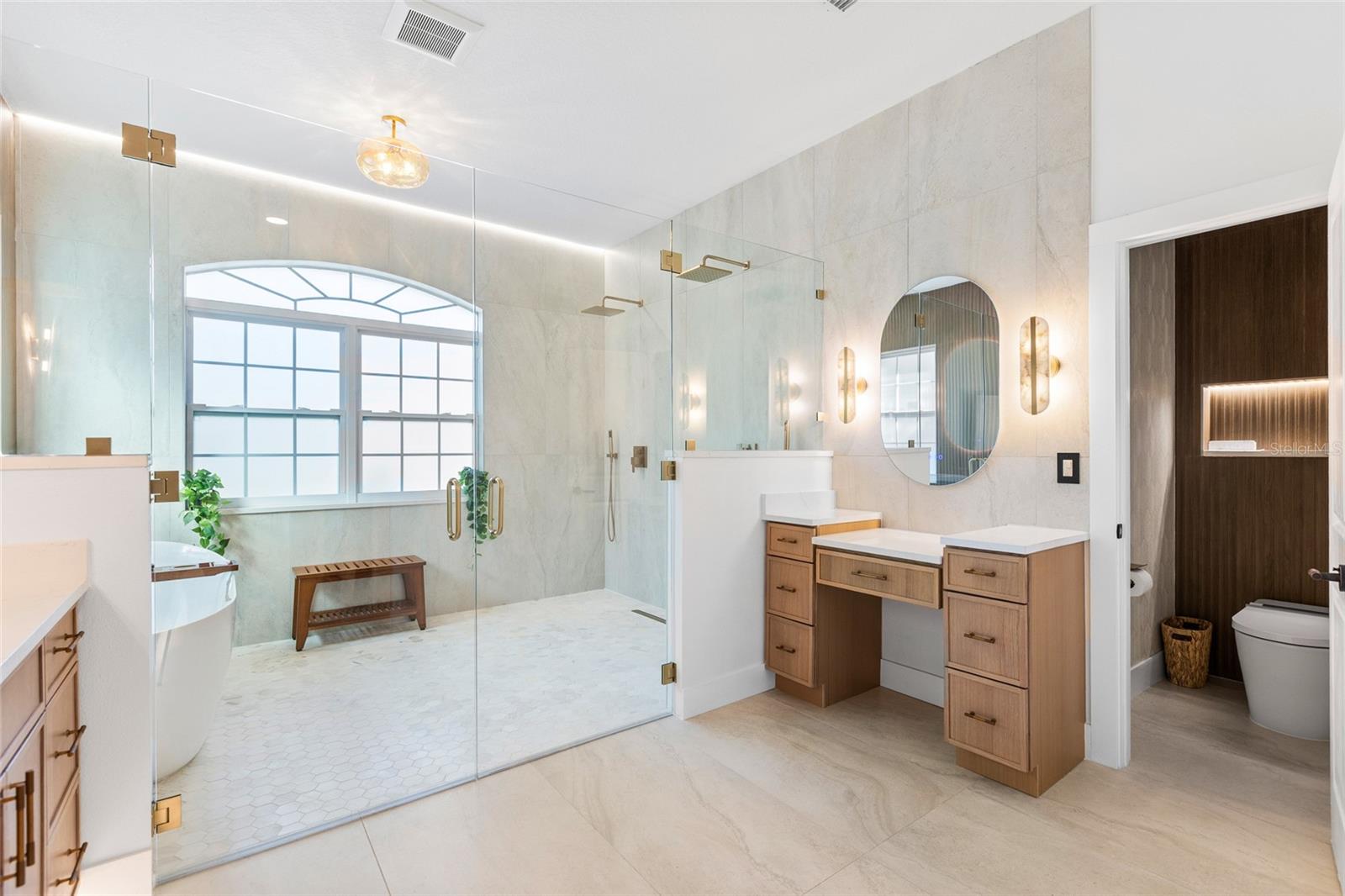 1534 E LAKE WOODLANDS PKWY, OLDSMAR, FL, 34677