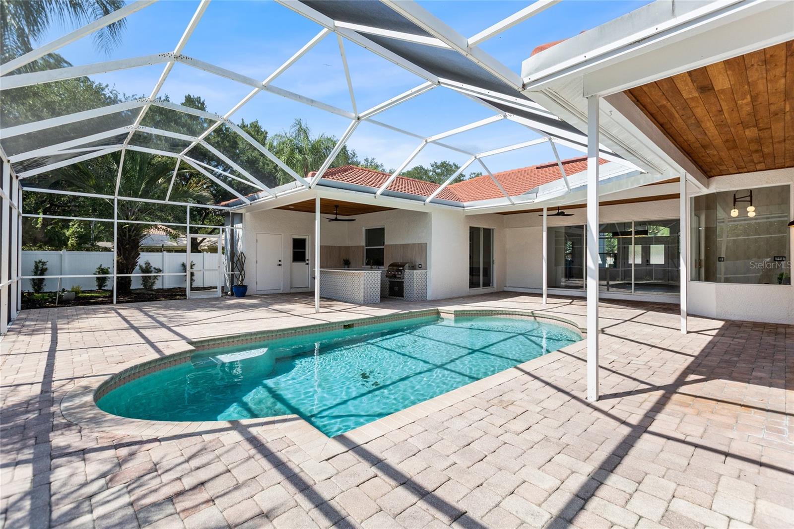1534 E LAKE WOODLANDS PKWY, OLDSMAR, FL, 34677