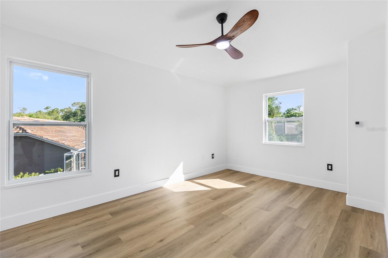 1534 E LAKE WOODLANDS PKWY, OLDSMAR, FL, 34677