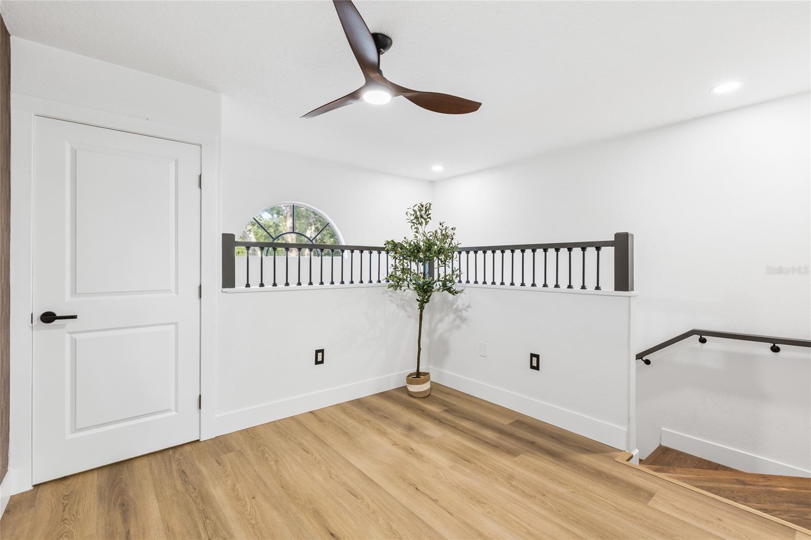 1534 E LAKE WOODLANDS PKWY, OLDSMAR, FL, 34677
