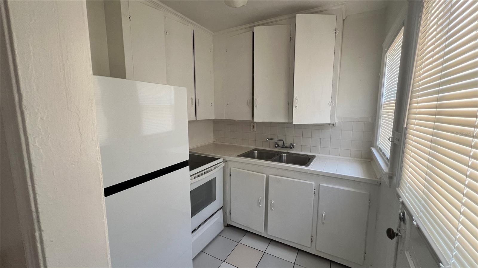 735 GROVE ST N, ST PETERSBURG, FL, 33701