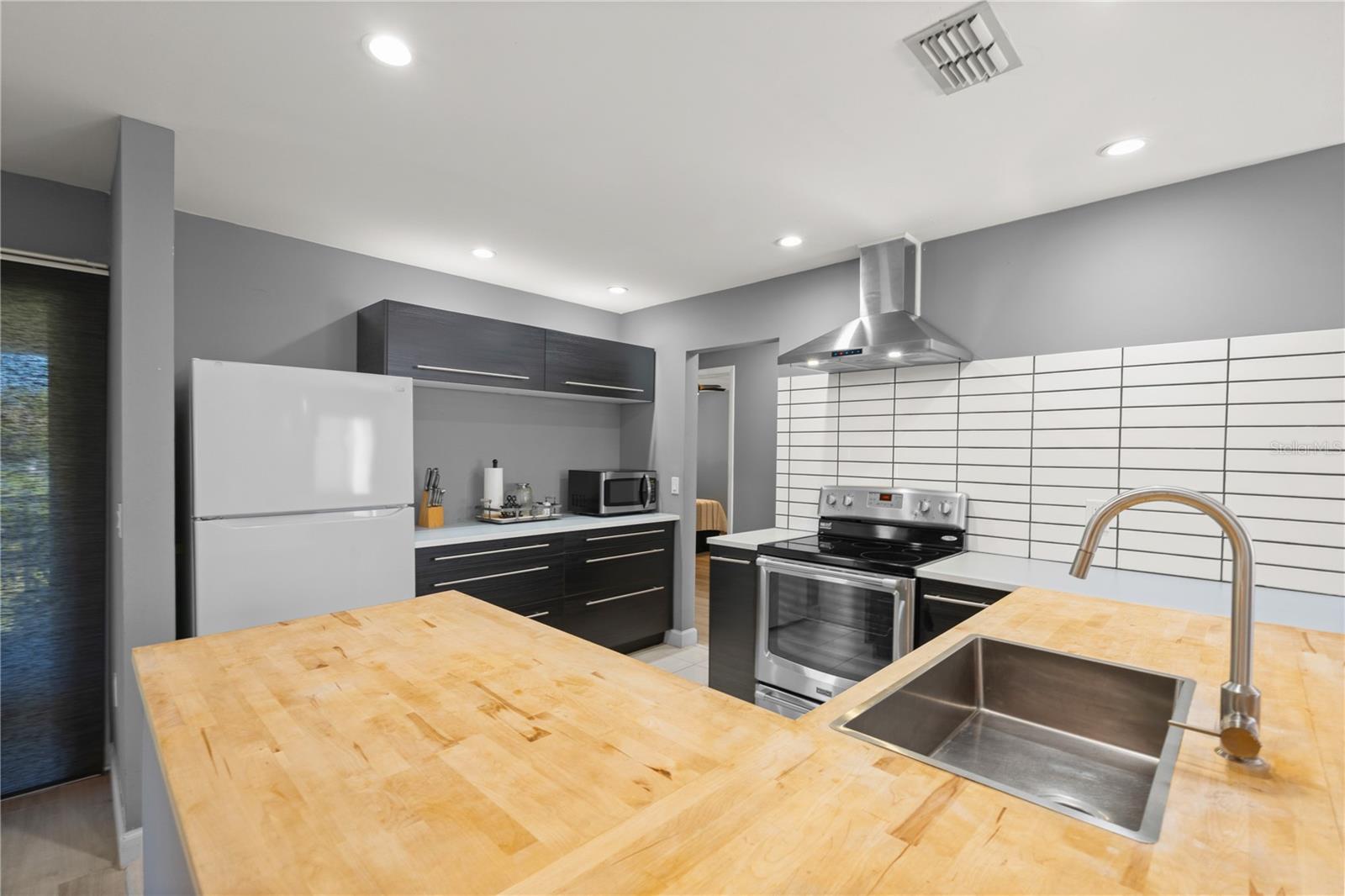 2746 ORCHID OAKS DR #301, SARASOTA, FL, 34239