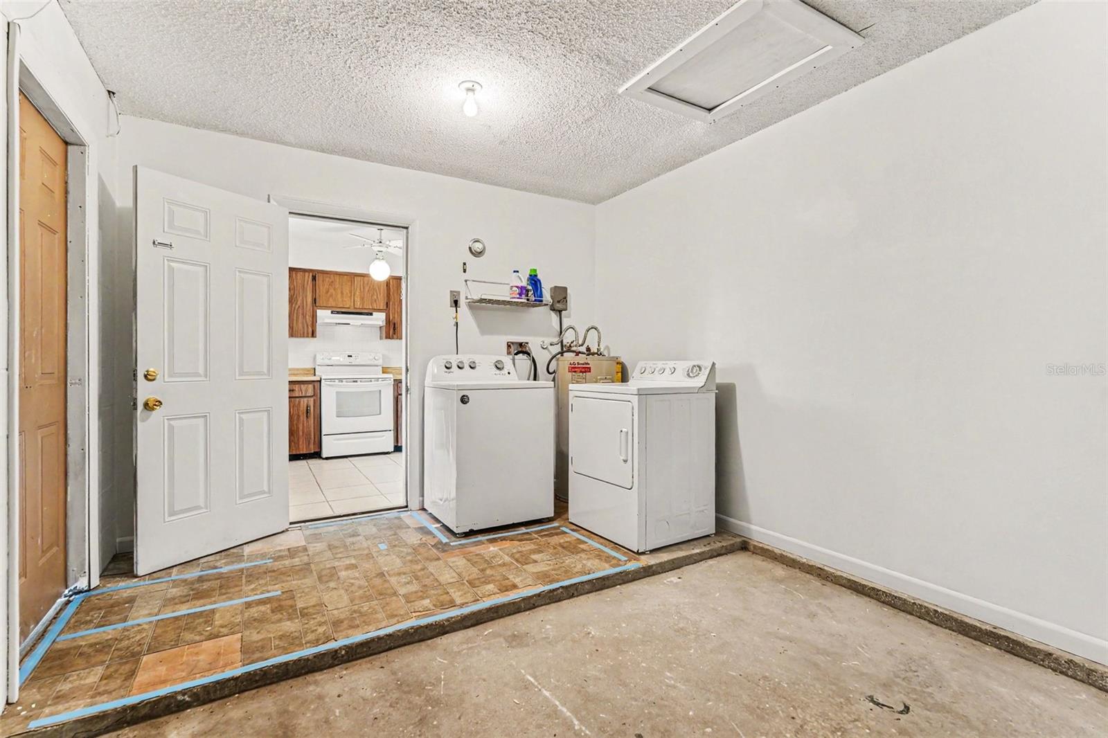 2022 LANCE CT, DOVER, FL, 33527