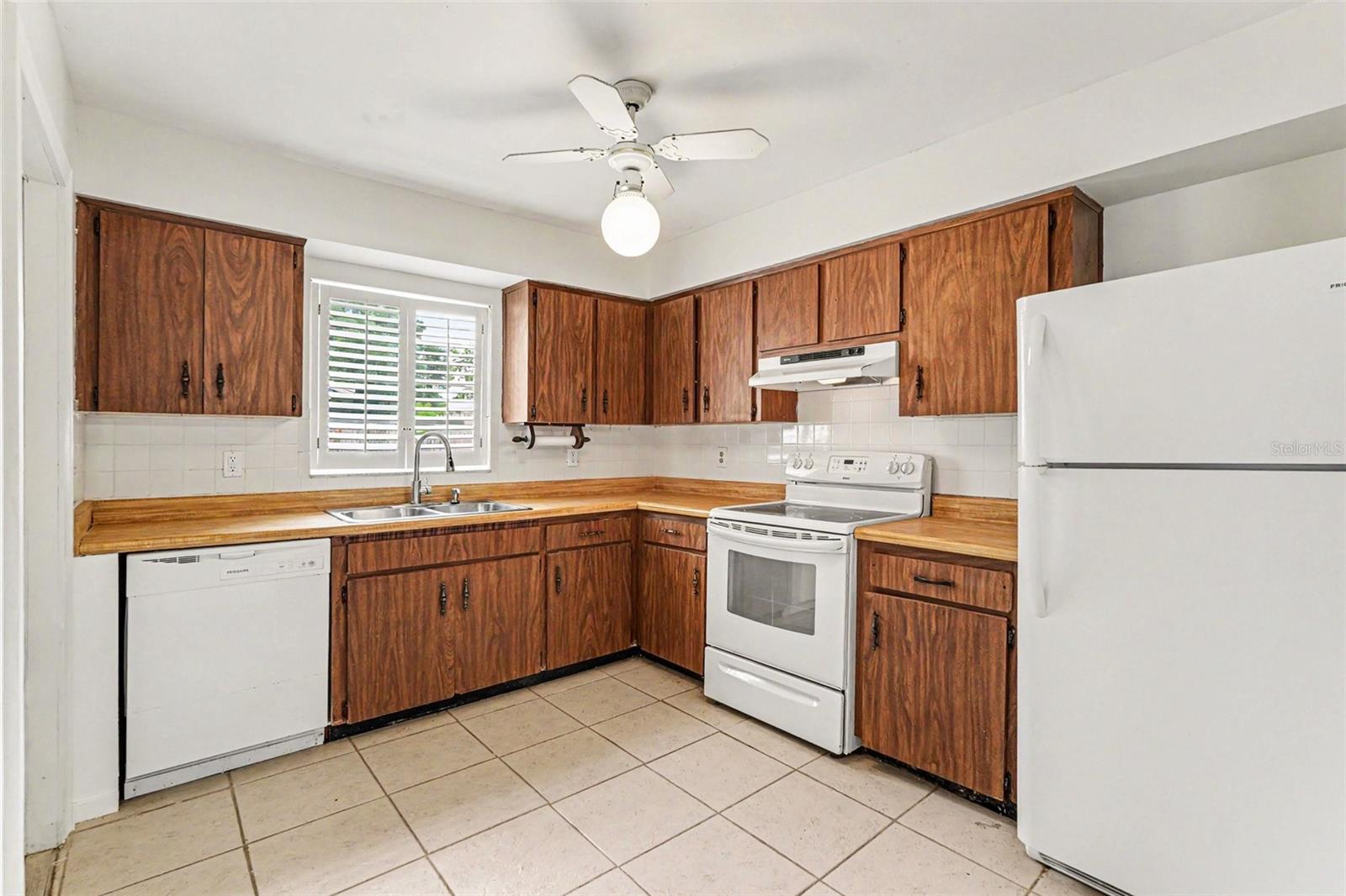 2022 LANCE CT, DOVER, FL, 33527
