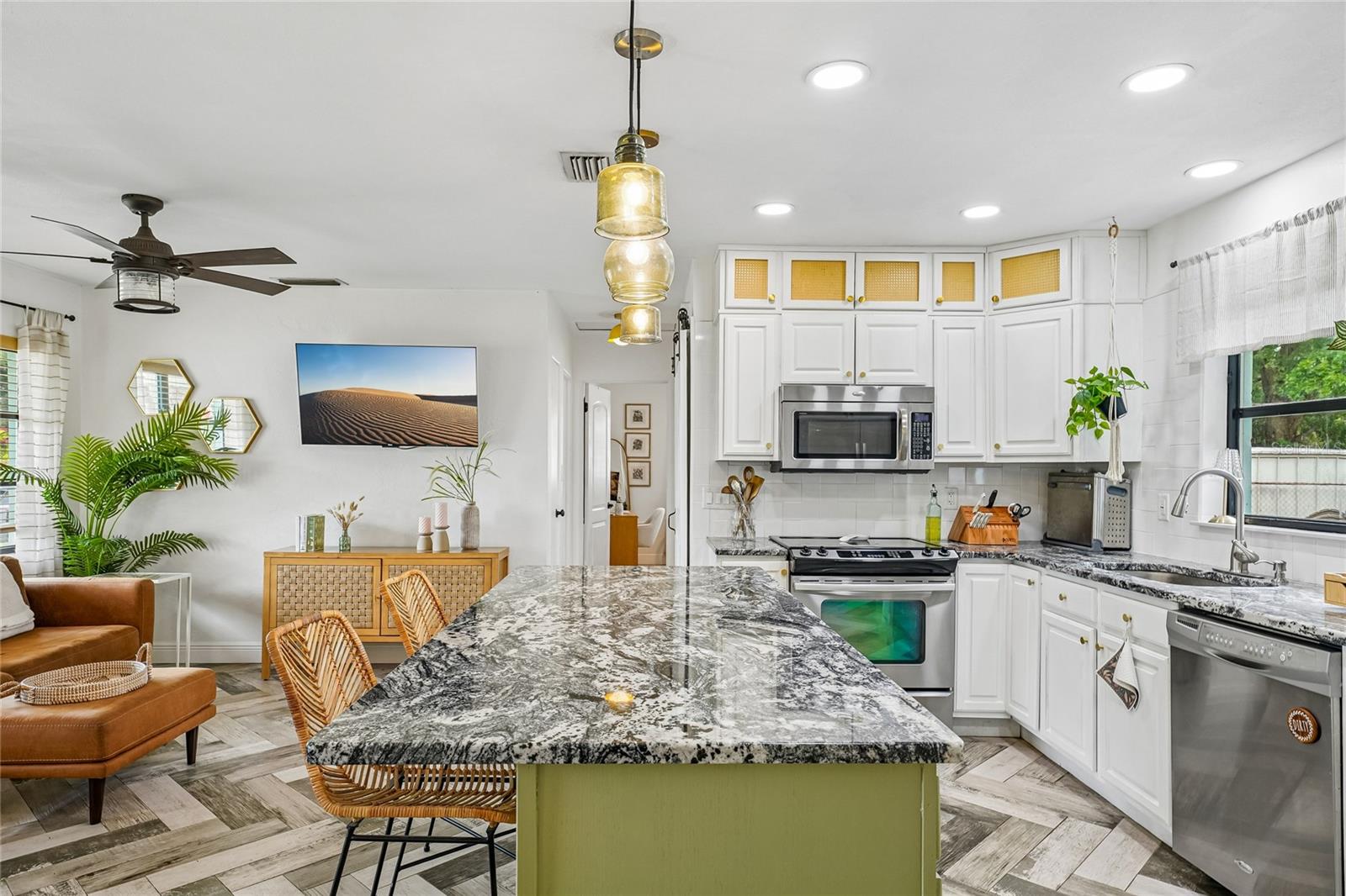 5201 11TH AVE N, ST PETERSBURG, FL, 33710