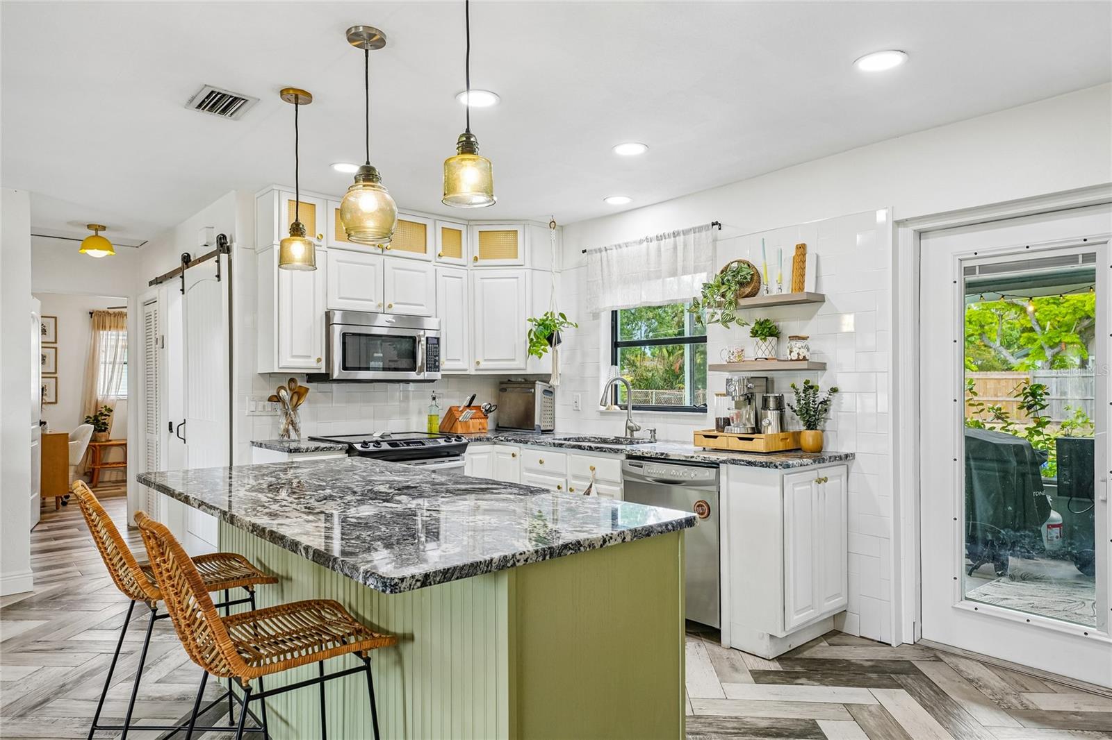 5201 11TH AVE N, ST PETERSBURG, FL, 33710