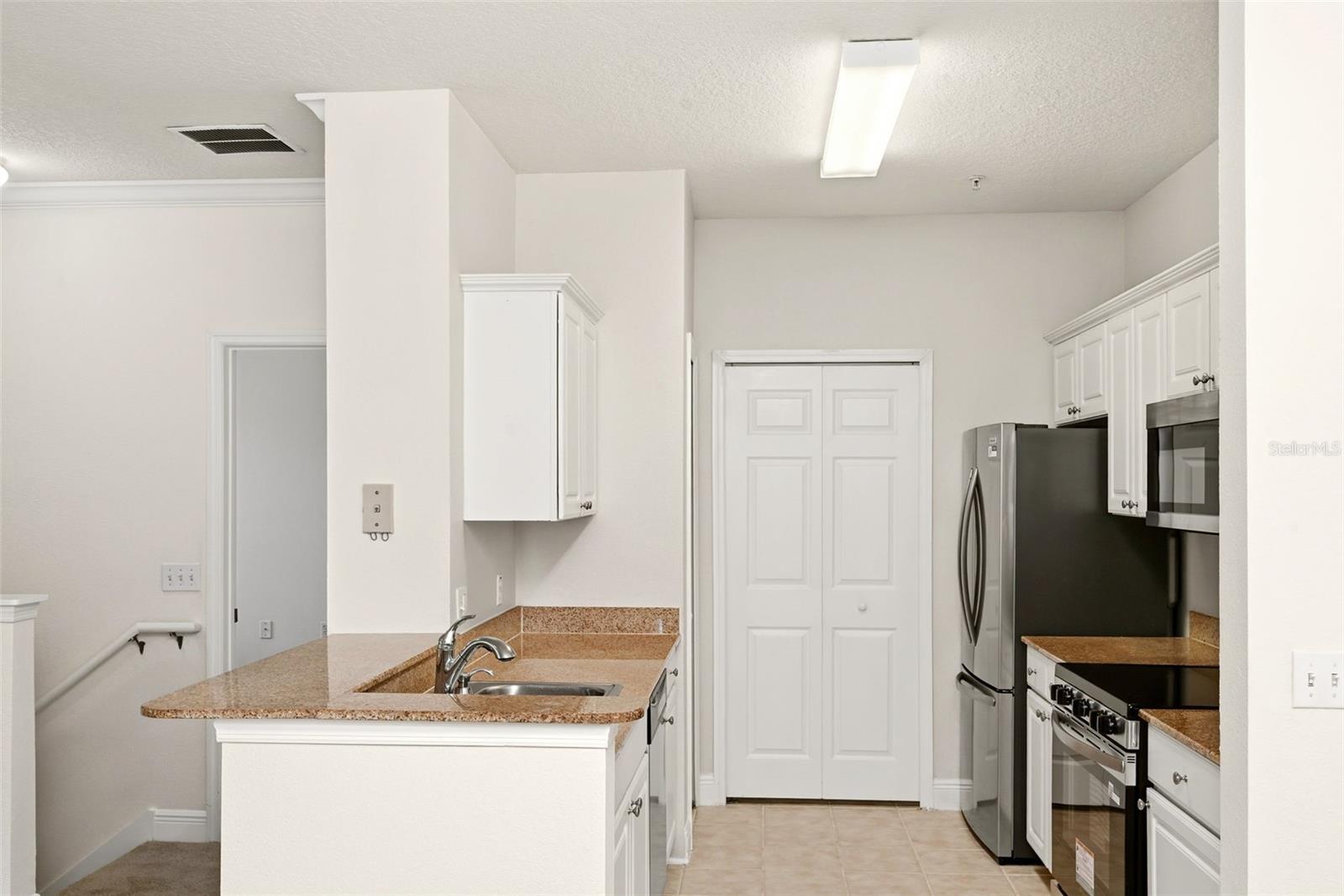 330 SOUTHERN PECAN CIR #205, WINTER GARDEN, FL, 34787