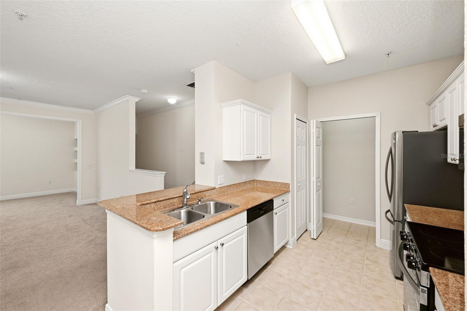 330 SOUTHERN PECAN CIR #205, WINTER GARDEN, FL, 34787
