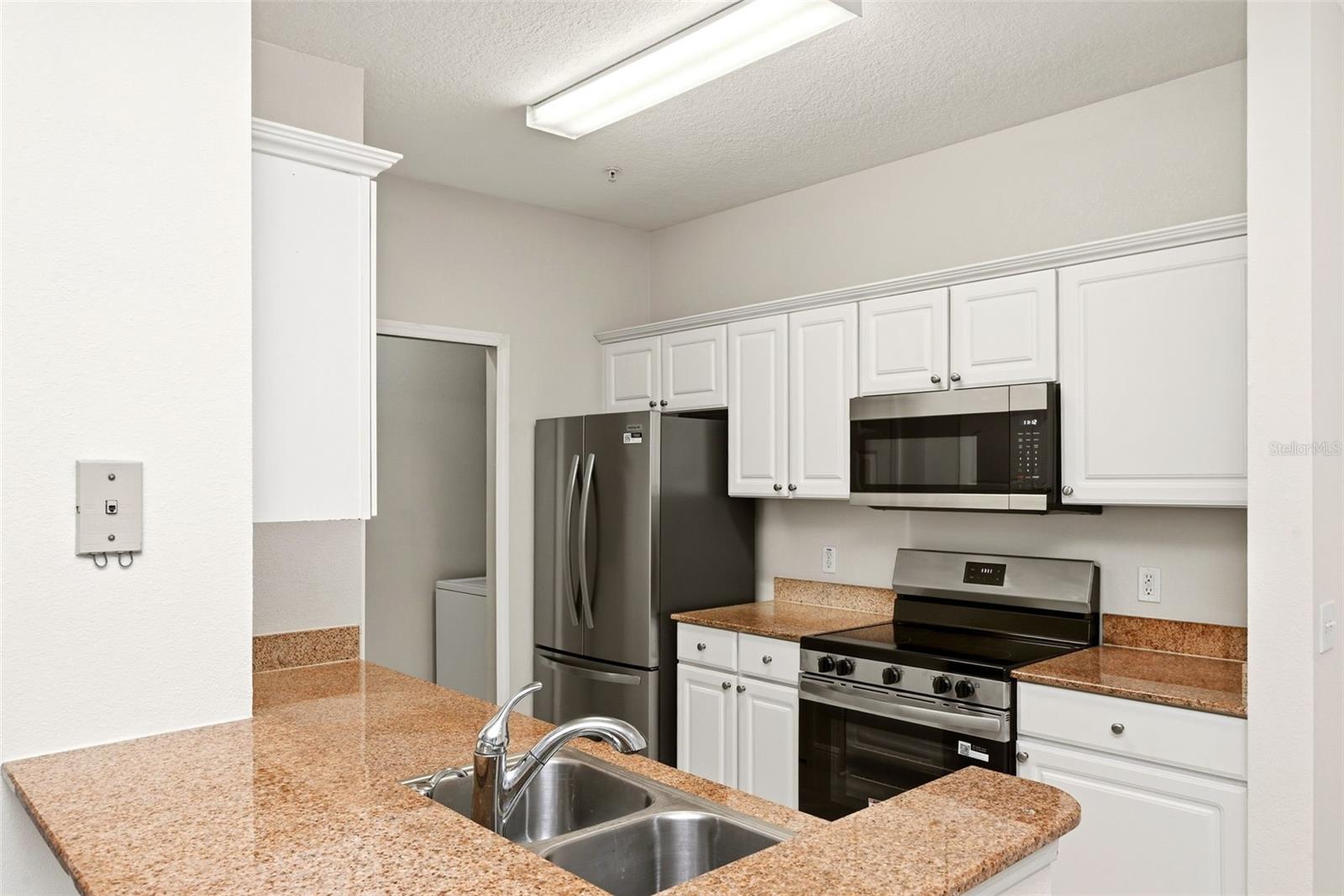 330 SOUTHERN PECAN CIR #205, WINTER GARDEN, FL, 34787