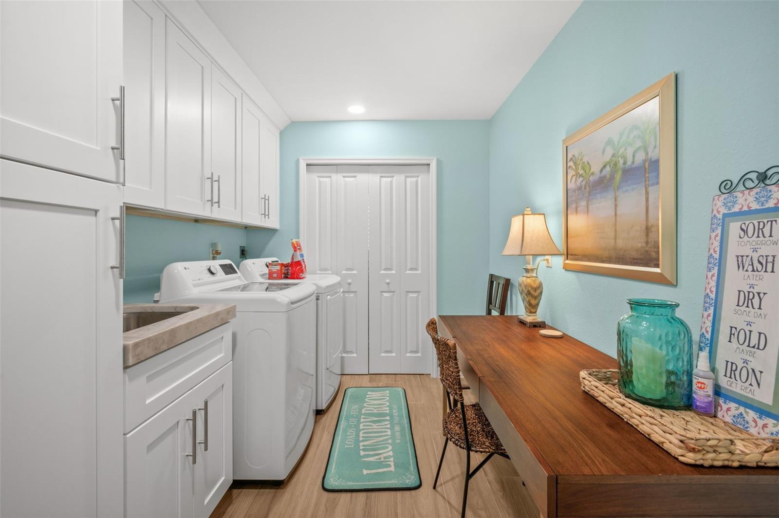 1432 VENETIAN CT, CAPE CORAL, FL, 33904