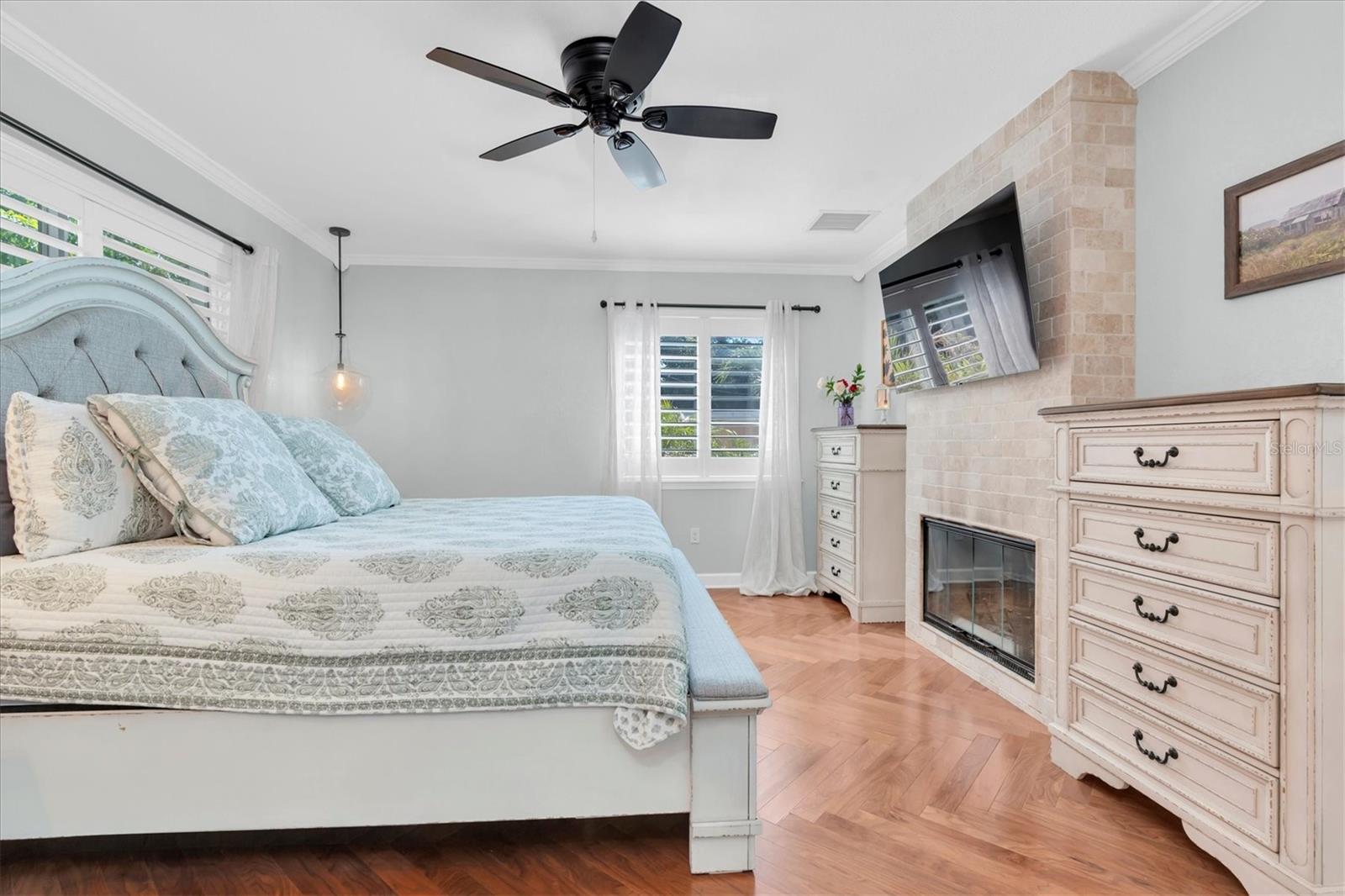 6145 2ND AVE N, ST PETERSBURG, FL, 33710