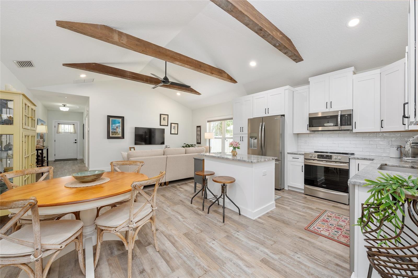 964 N GRANDVIEW ST, MOUNT DORA, FL, 32757