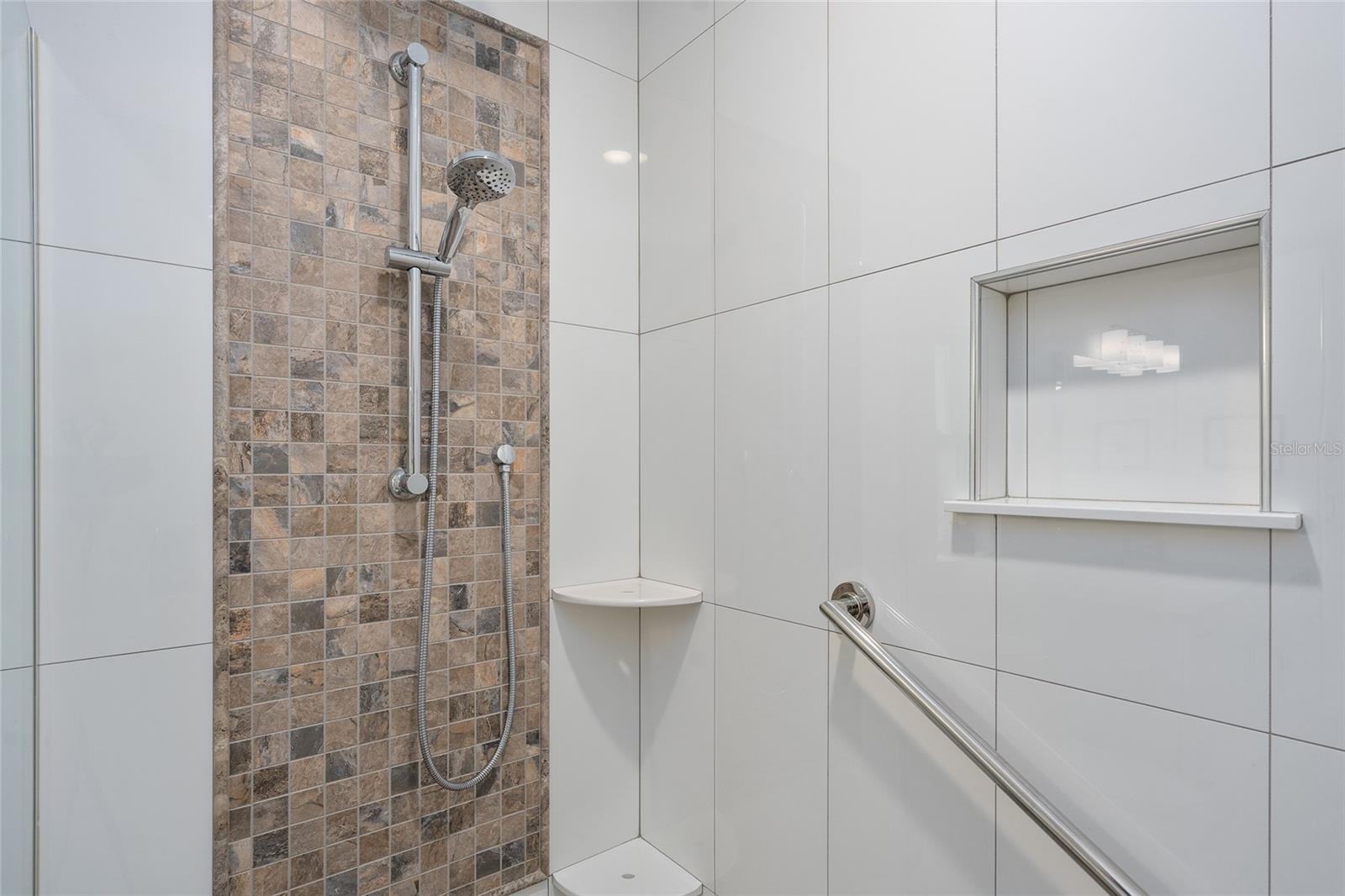 964 N GRANDVIEW ST, MOUNT DORA, FL, 32757