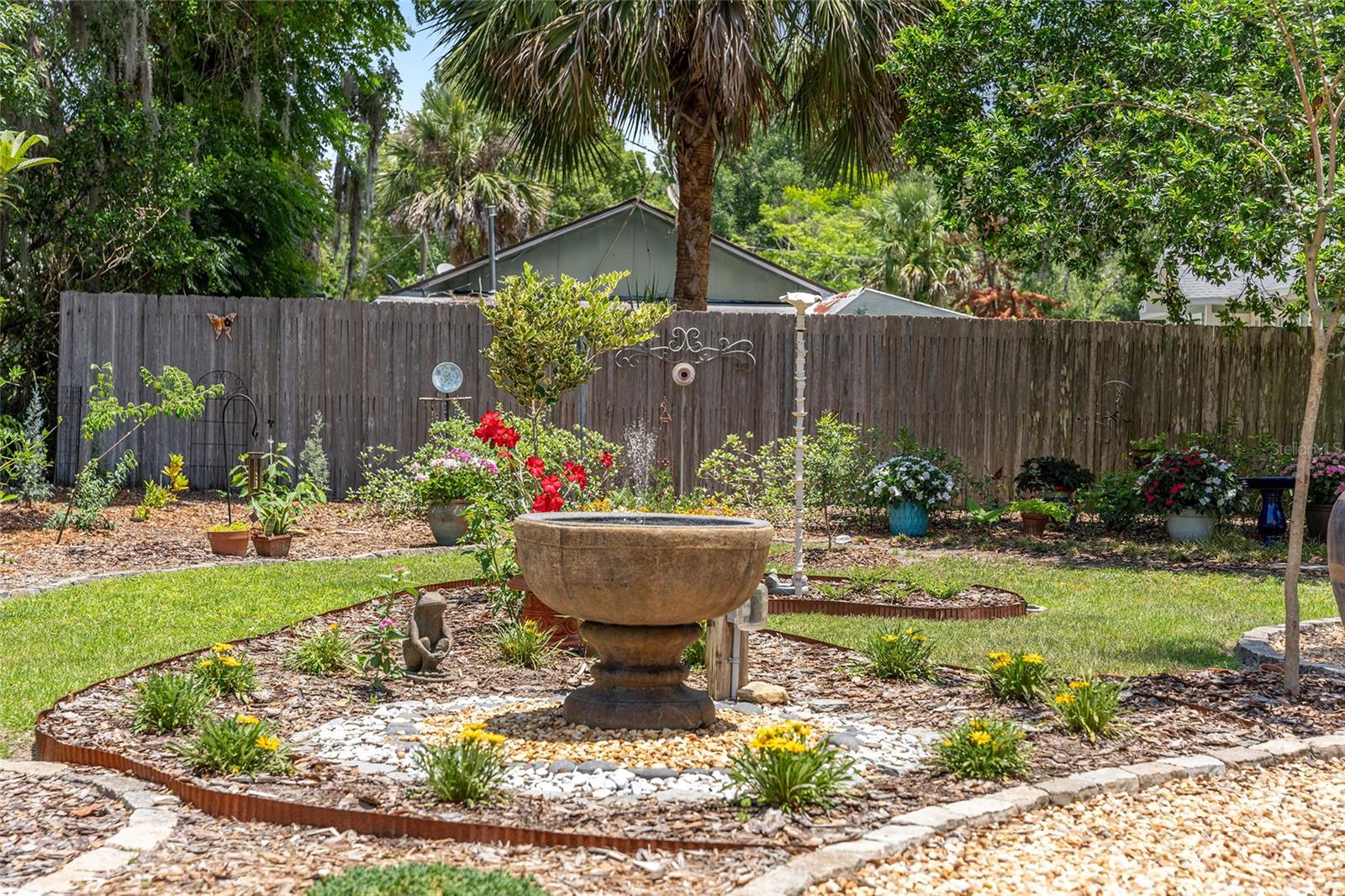 964 N GRANDVIEW ST, MOUNT DORA, FL, 32757