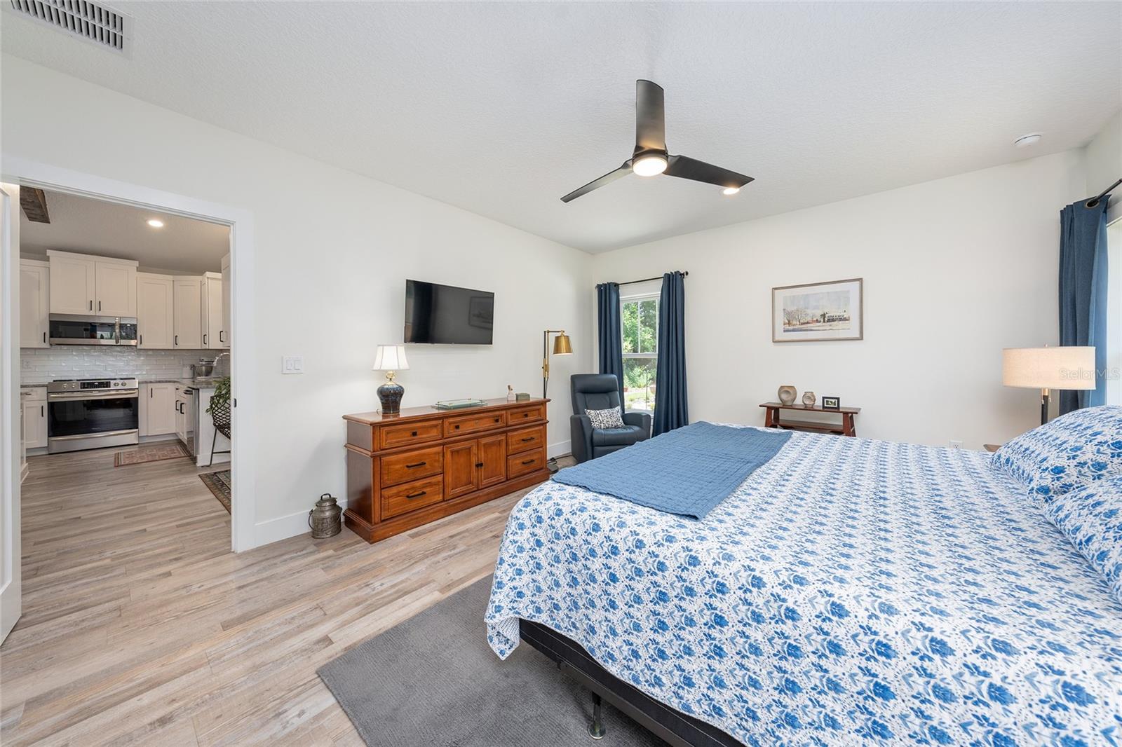 964 N GRANDVIEW ST, MOUNT DORA, FL, 32757
