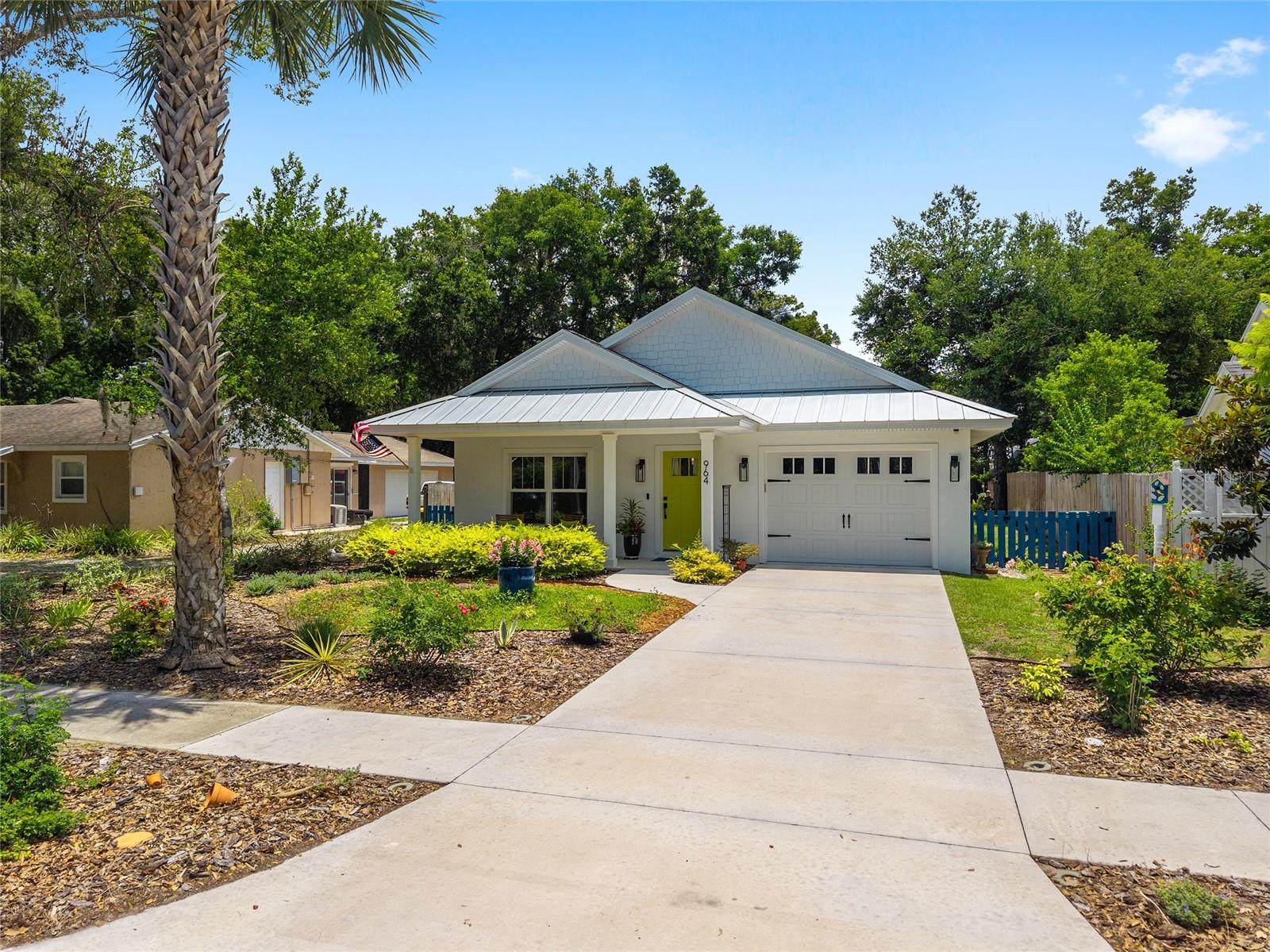 964 N GRANDVIEW ST, MOUNT DORA, FL, 32757