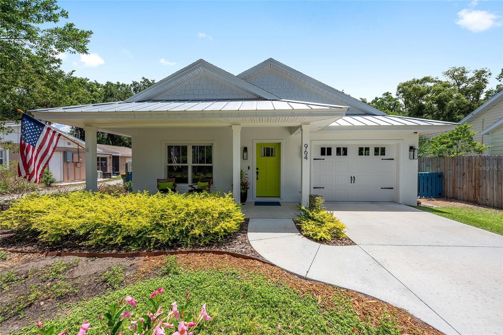 964 N GRANDVIEW ST, MOUNT DORA, FL, 32757