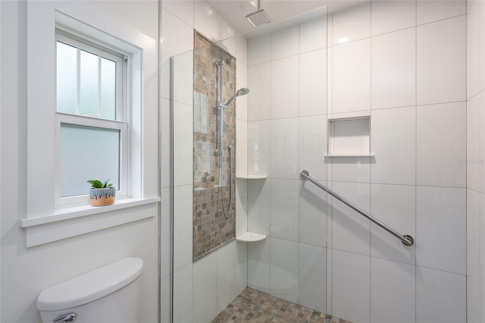 964 N GRANDVIEW ST, MOUNT DORA, FL, 32757