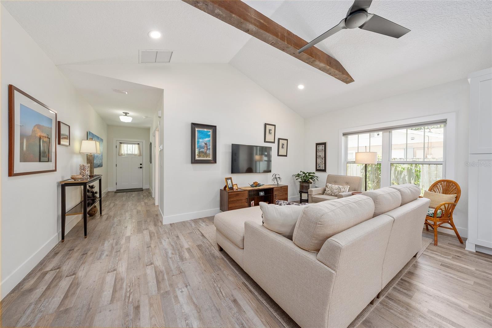 964 N GRANDVIEW ST, MOUNT DORA, FL, 32757