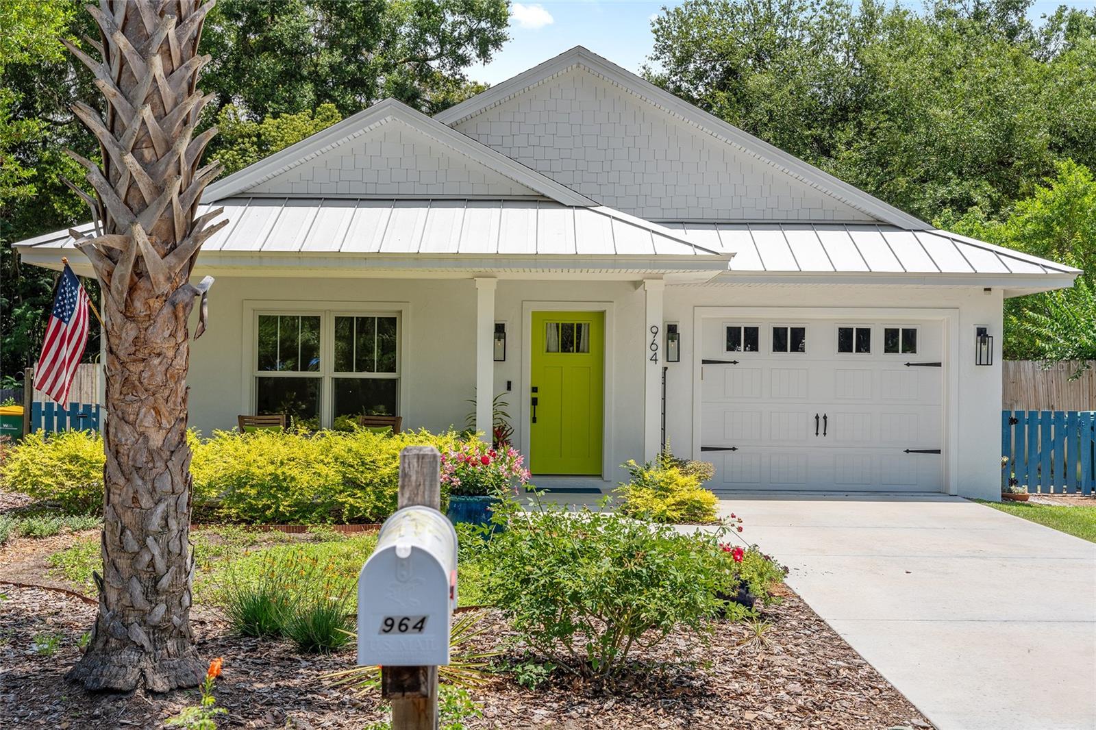 964 N GRANDVIEW ST, MOUNT DORA, FL, 32757