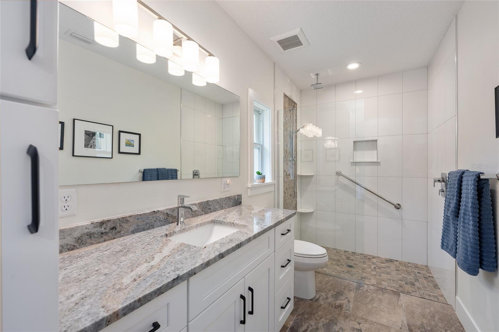 964 N GRANDVIEW ST, MOUNT DORA, FL, 32757