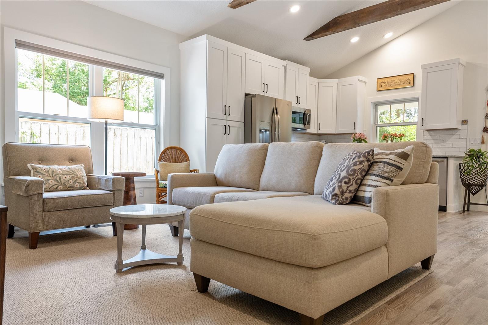 964 N GRANDVIEW ST, MOUNT DORA, FL, 32757