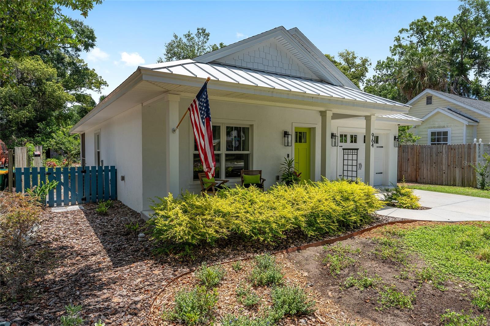 964 N GRANDVIEW ST, MOUNT DORA, FL, 32757