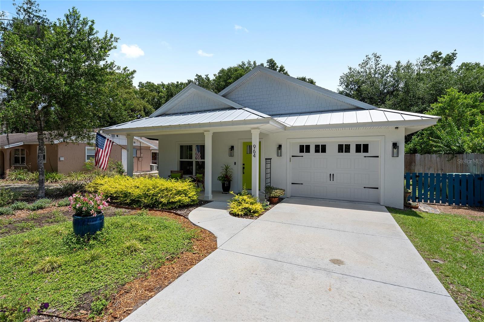 964 N GRANDVIEW ST, MOUNT DORA, FL, 32757