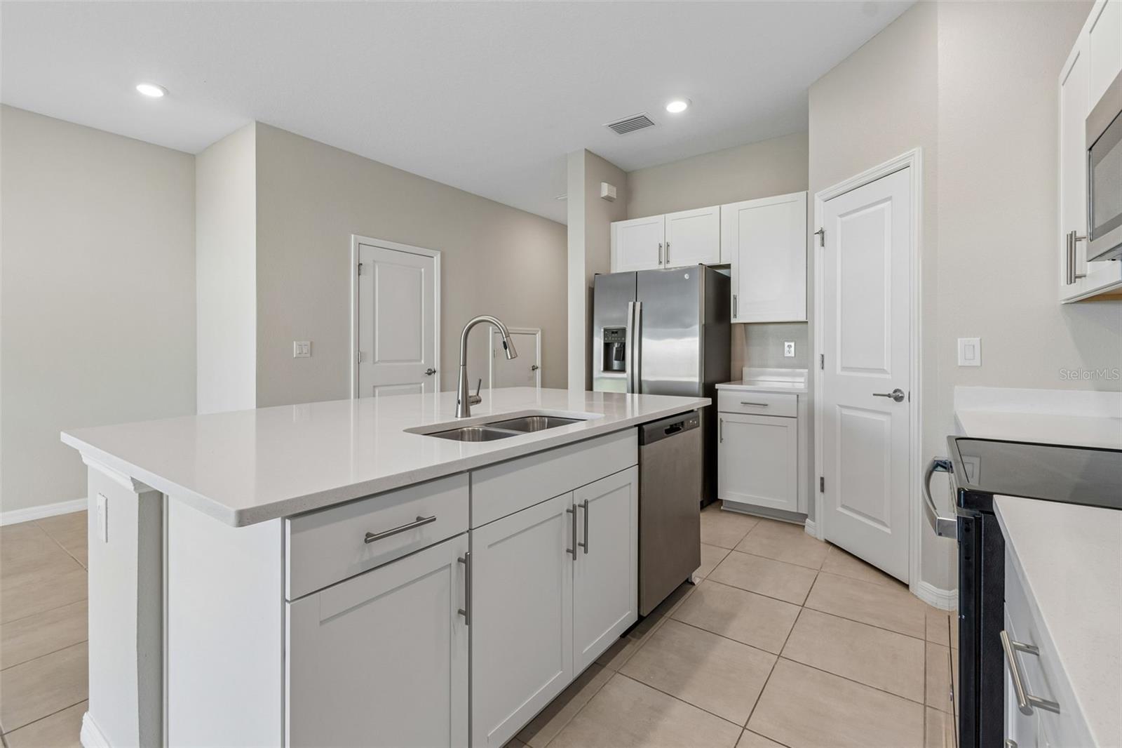2470 PARAVANE WAY, WESLEY CHAPEL, FL, 33543