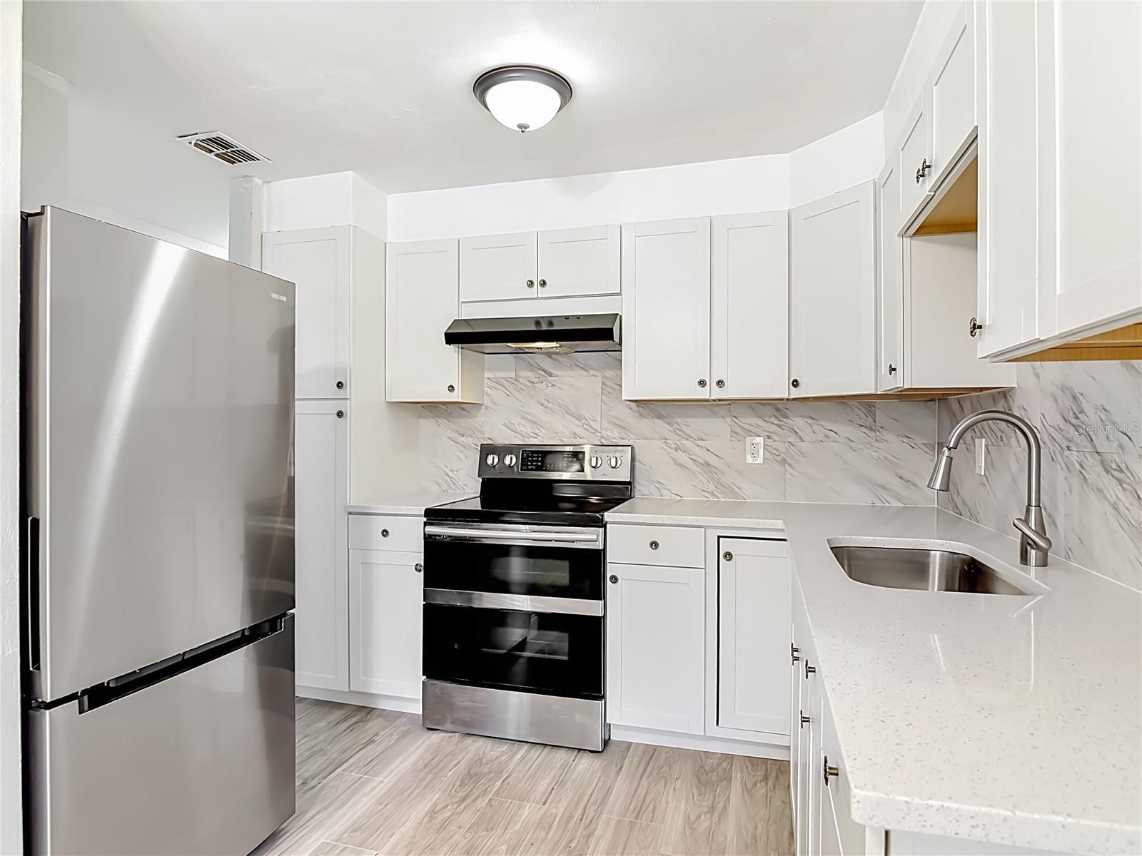 1495 GRANADA AVE, DAYTONA BEACH, FL, 32117